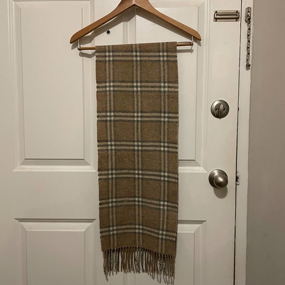 Burberry Scarf - Picture 1 of 6